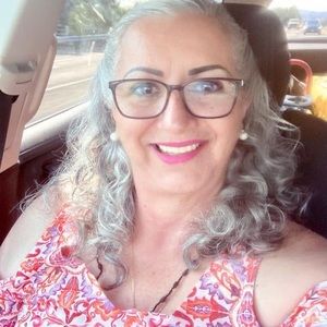 Meet your Posher, Eva